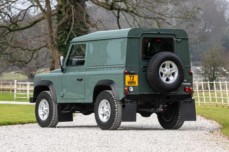 авто чарльза ІІІ, Land Rover Defender, Land Rover Defender 90, Чарльз ІІІ, принц Чарльз hriqreiqrhidzhkmp